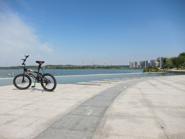 松湖广场音乐喷泉